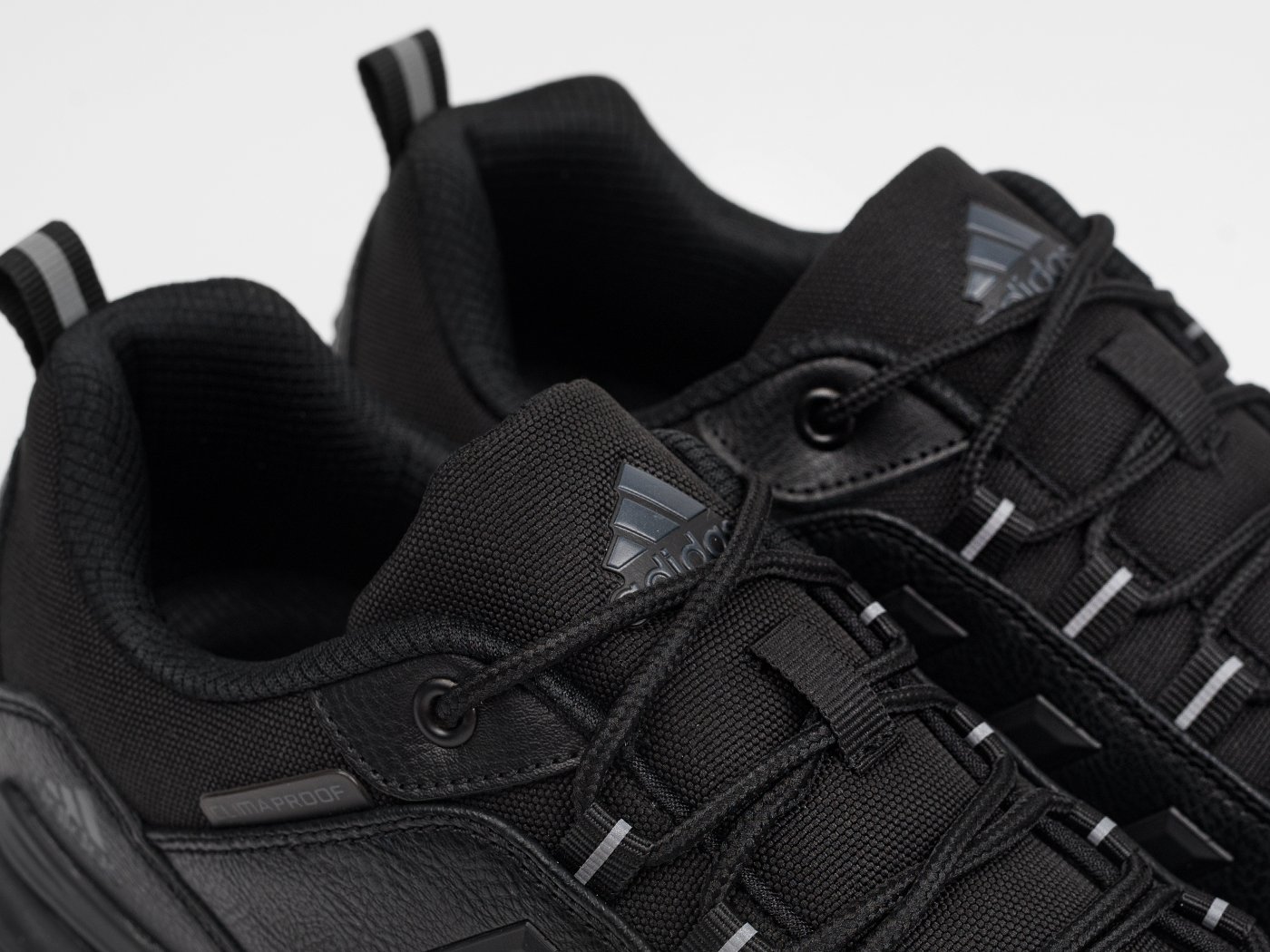 Кроссовки Adidas Climaproof