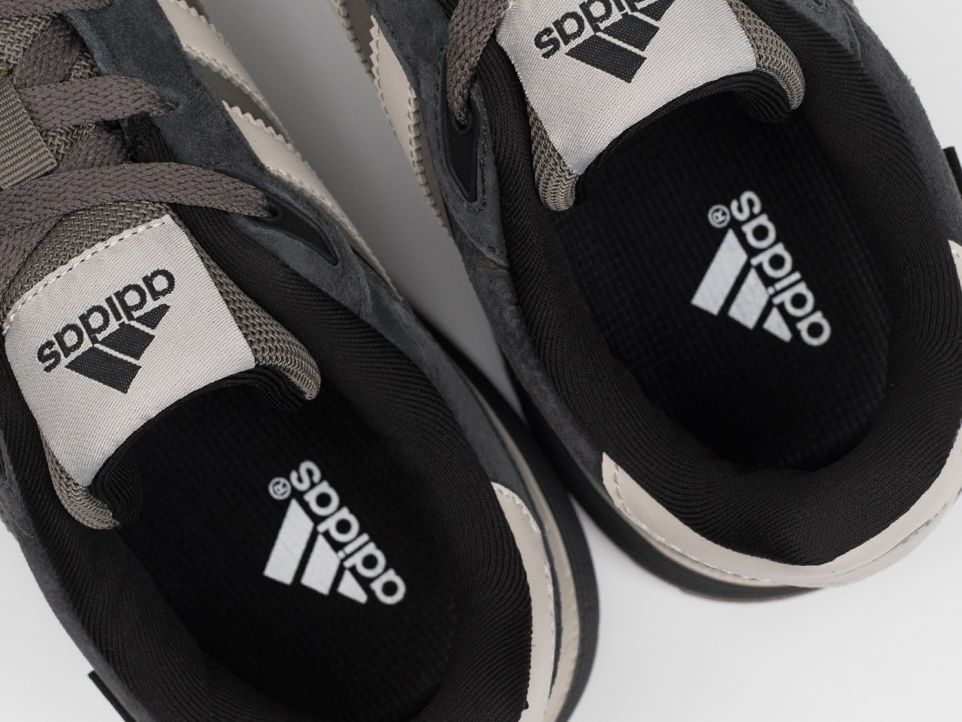 Кроссовки Adidas