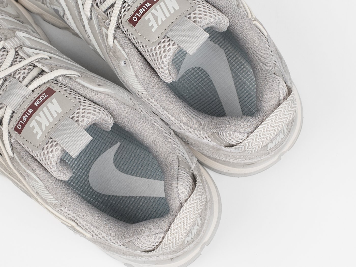 Кроссовки Nike V2K Run