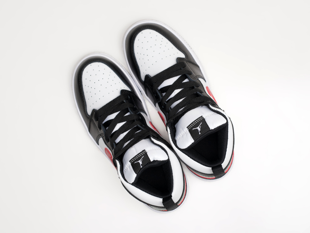 Кроссовки Nike Air Jordan 1 Mid