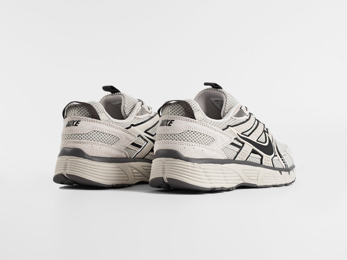 Кроссовки Nike V2K Run