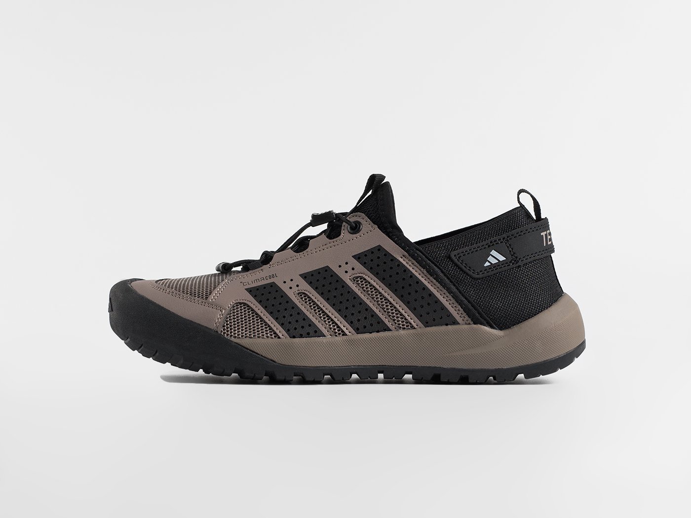 Кроссовки Adidas Daroga 25