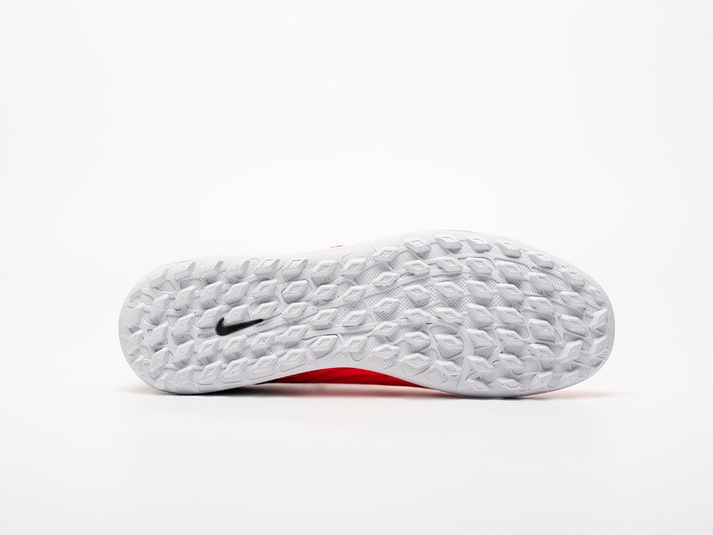 Футбольная обувь Nike Phantom GX Club TF