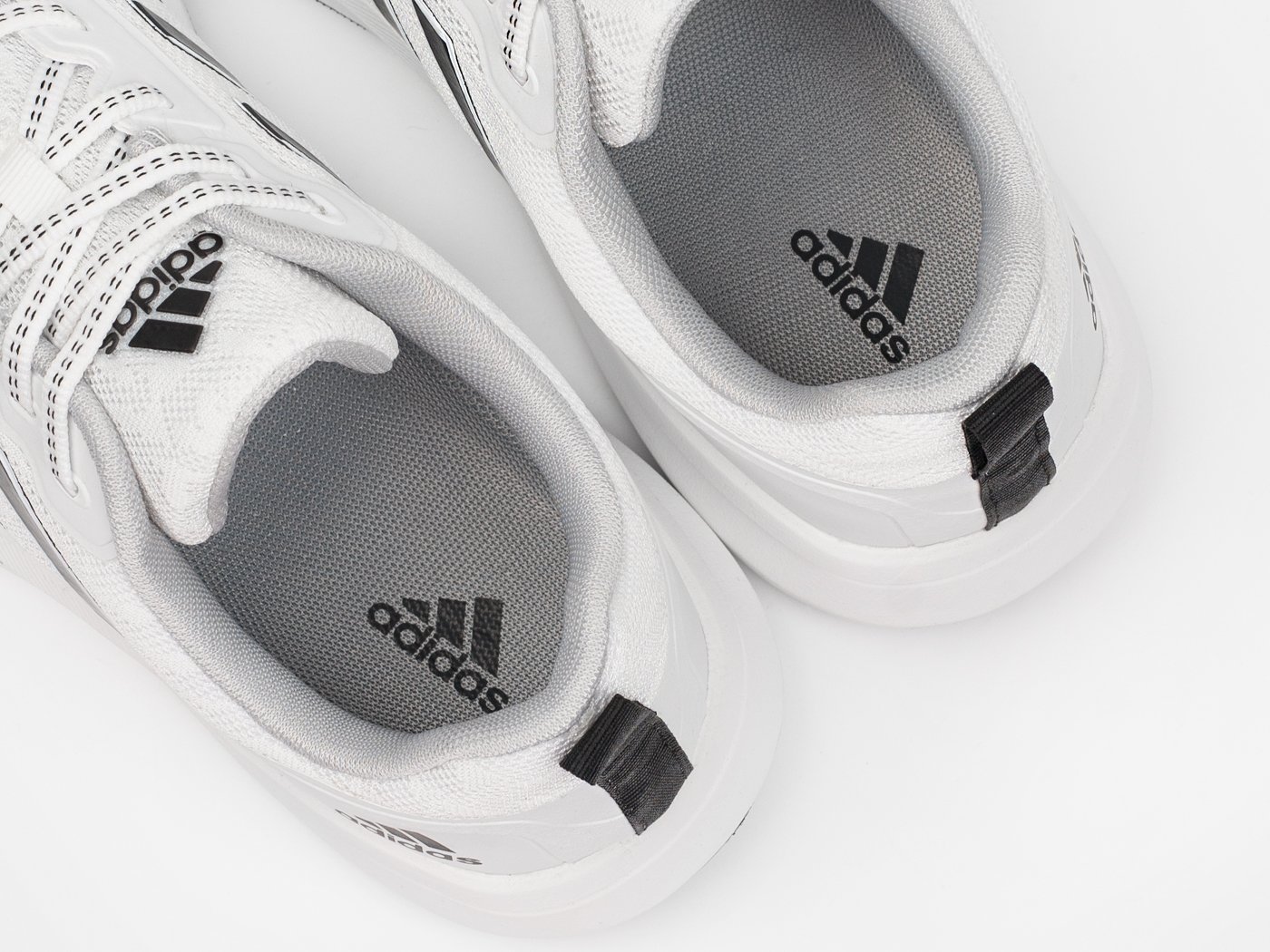 Кроссовки Adidas