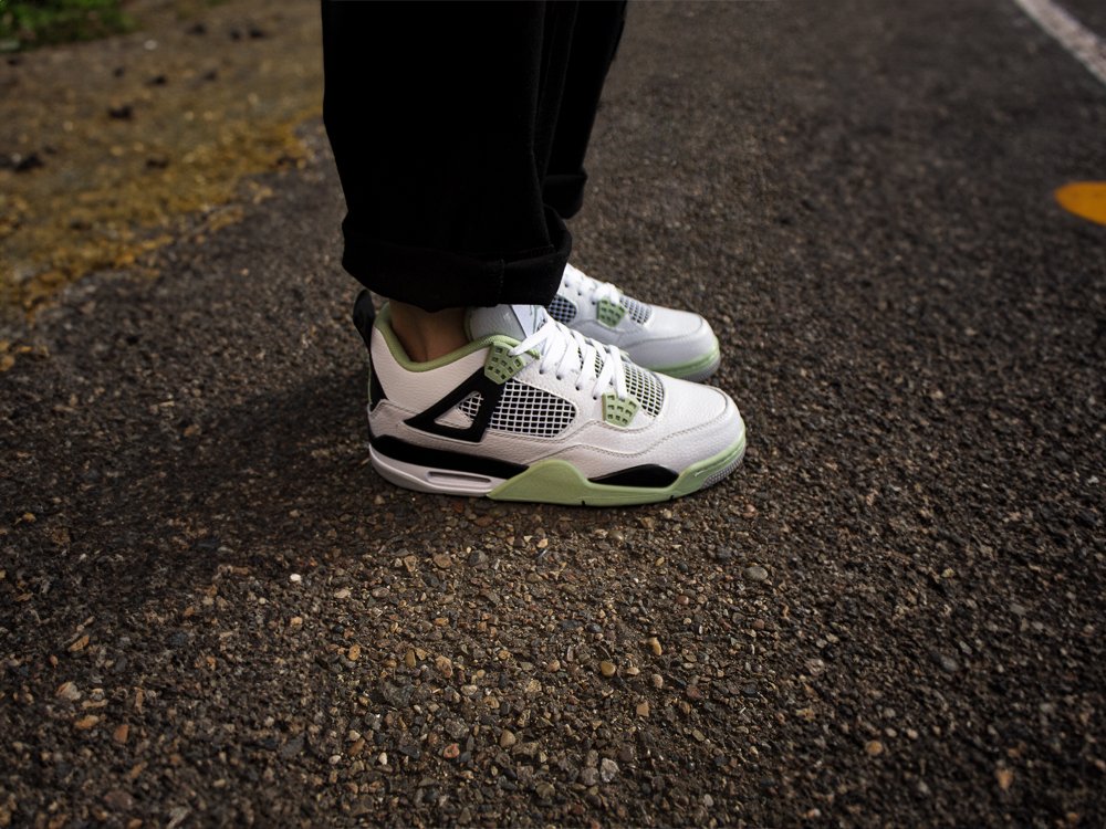 Кроссовки Nike Air Jordan 4 Retro
