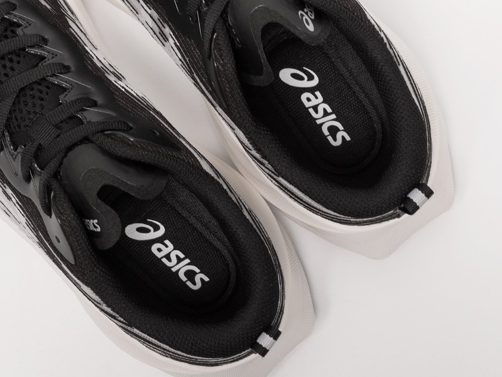 Кроссовки Asics Novablast 3