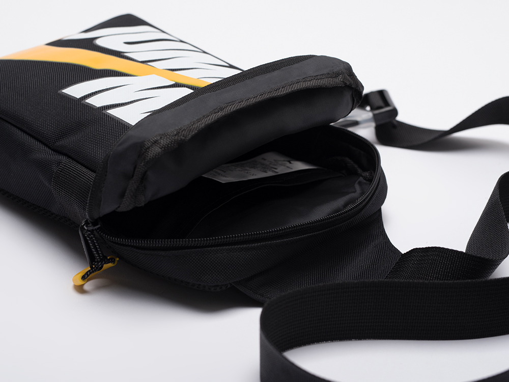 Наплечная сумка Nike