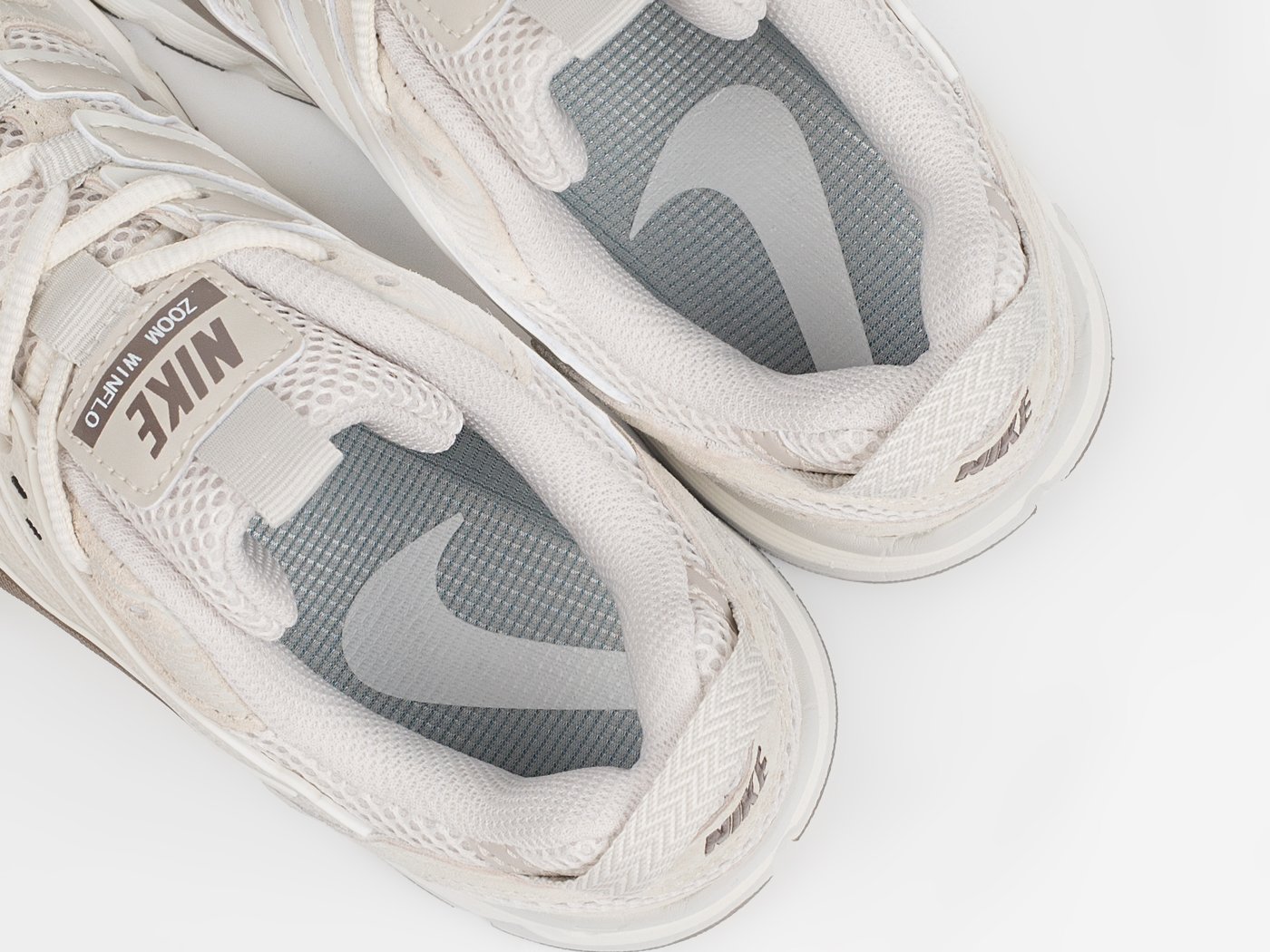 Кроссовки Nike V2K Run