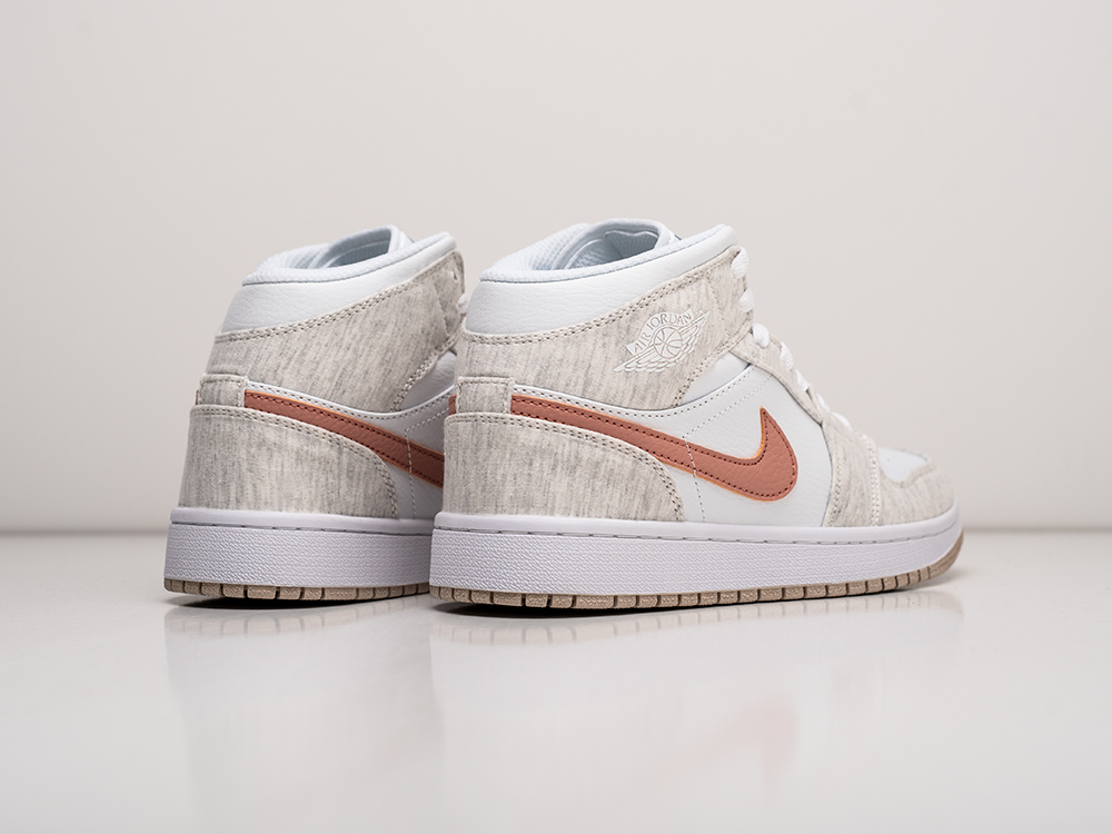 Кроссовки Nike Air Jordan 1 Mid