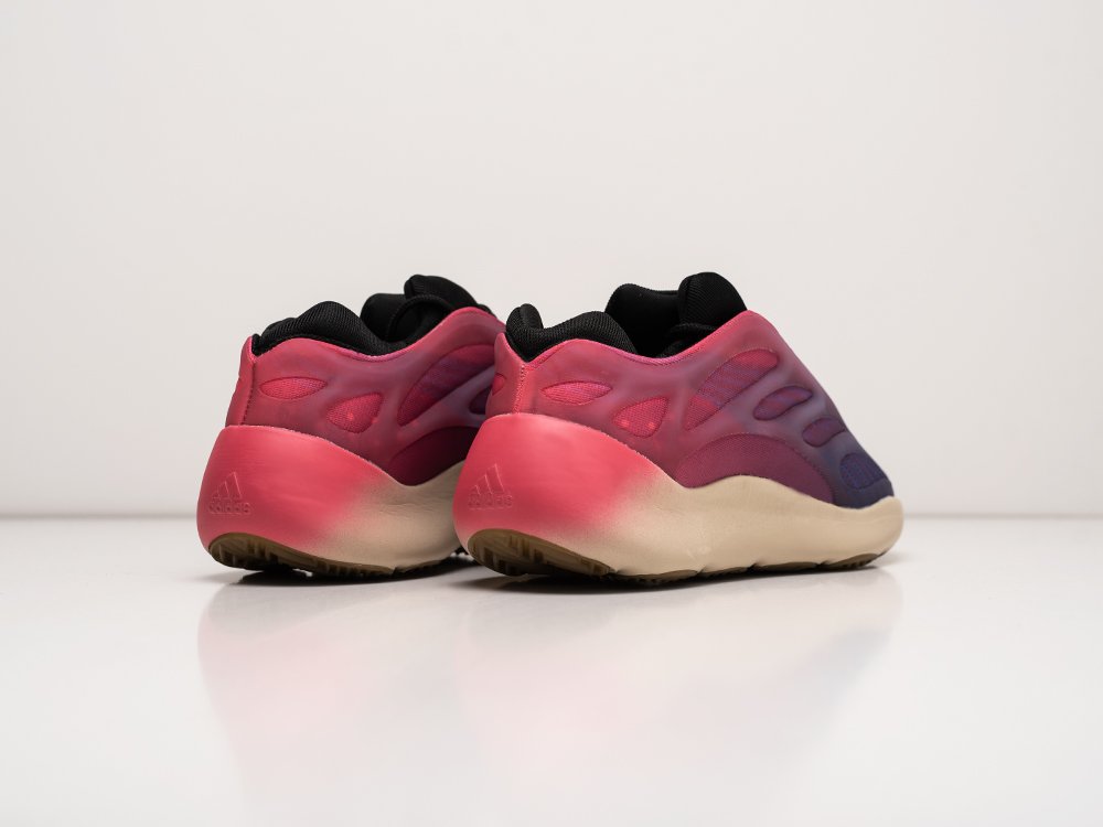 Кроссовки Adidas Yeezy Boost 700 v3