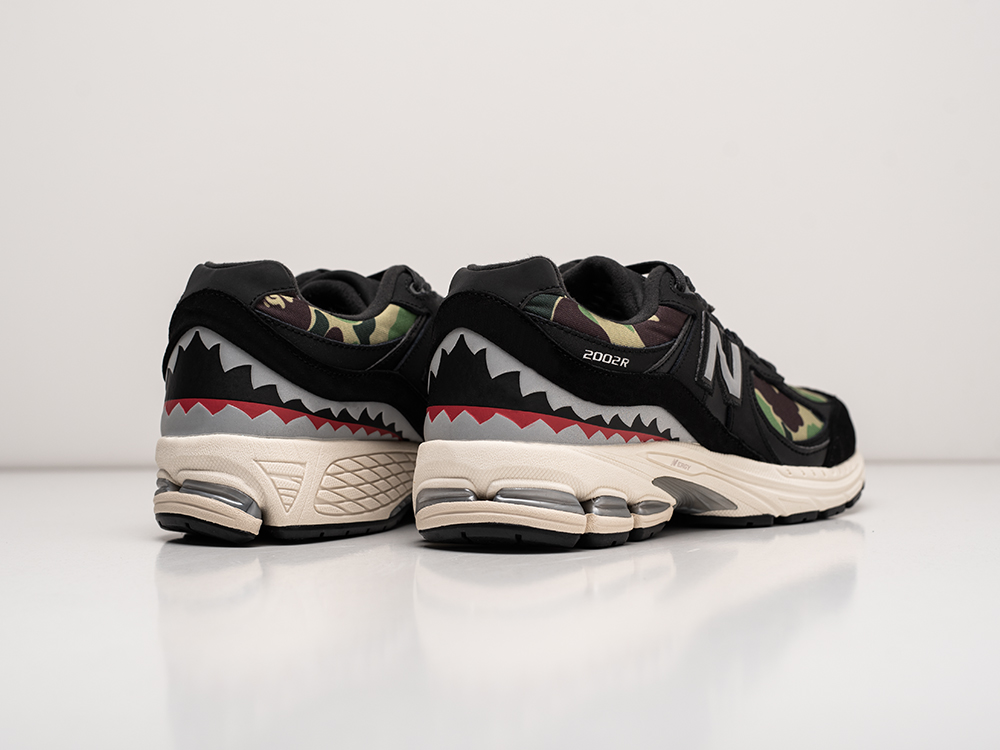 Кроссовки BAPE x New Balance 2002R