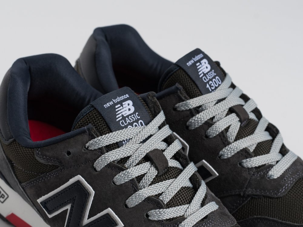Кроссовки New Balance 1300