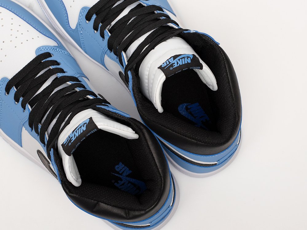 Кроссовки Nike Air Jordan 1 Mid