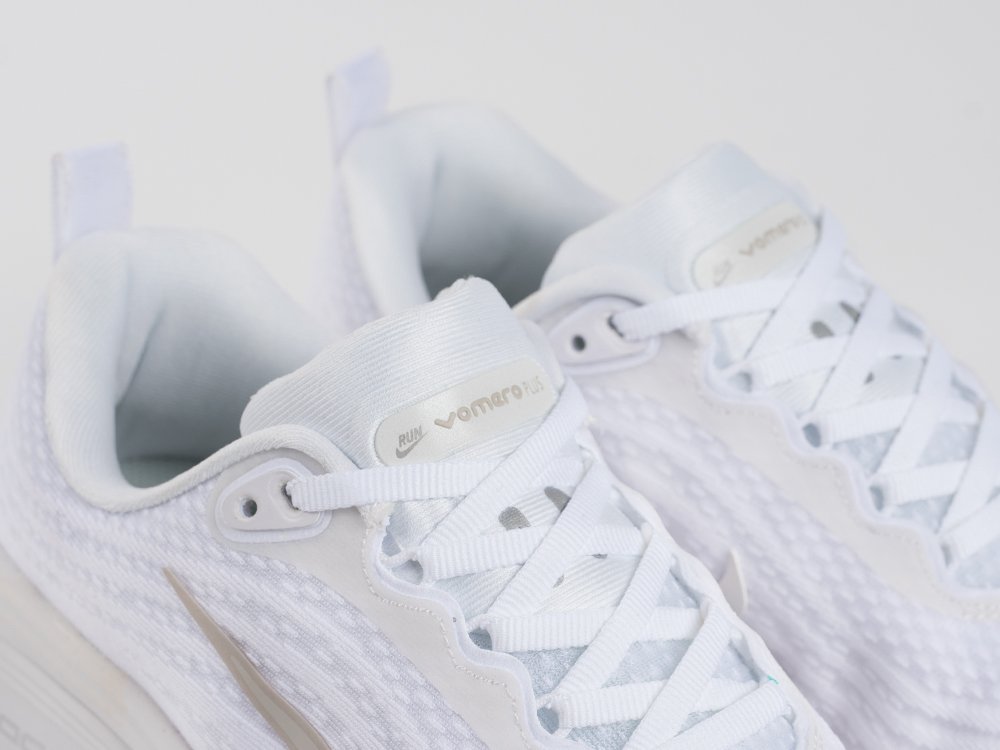 Кроссовки Nike Vomero 18