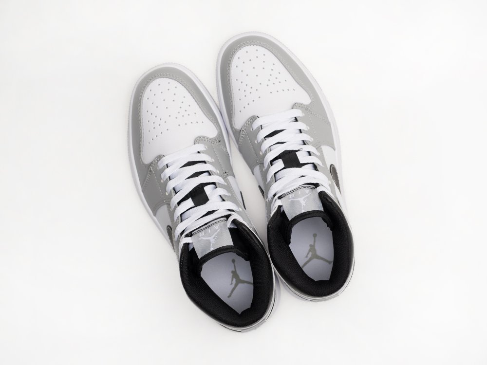 Кроссовки Nike Air Jordan 1 Mid