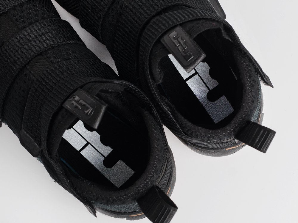 Кроссовки Nike Lebron Soldier 11
