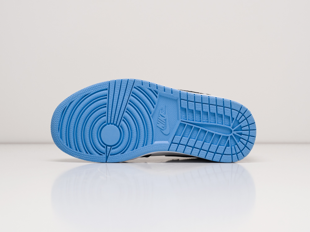 Кроссовки Nike Air Jordan 1 Mid