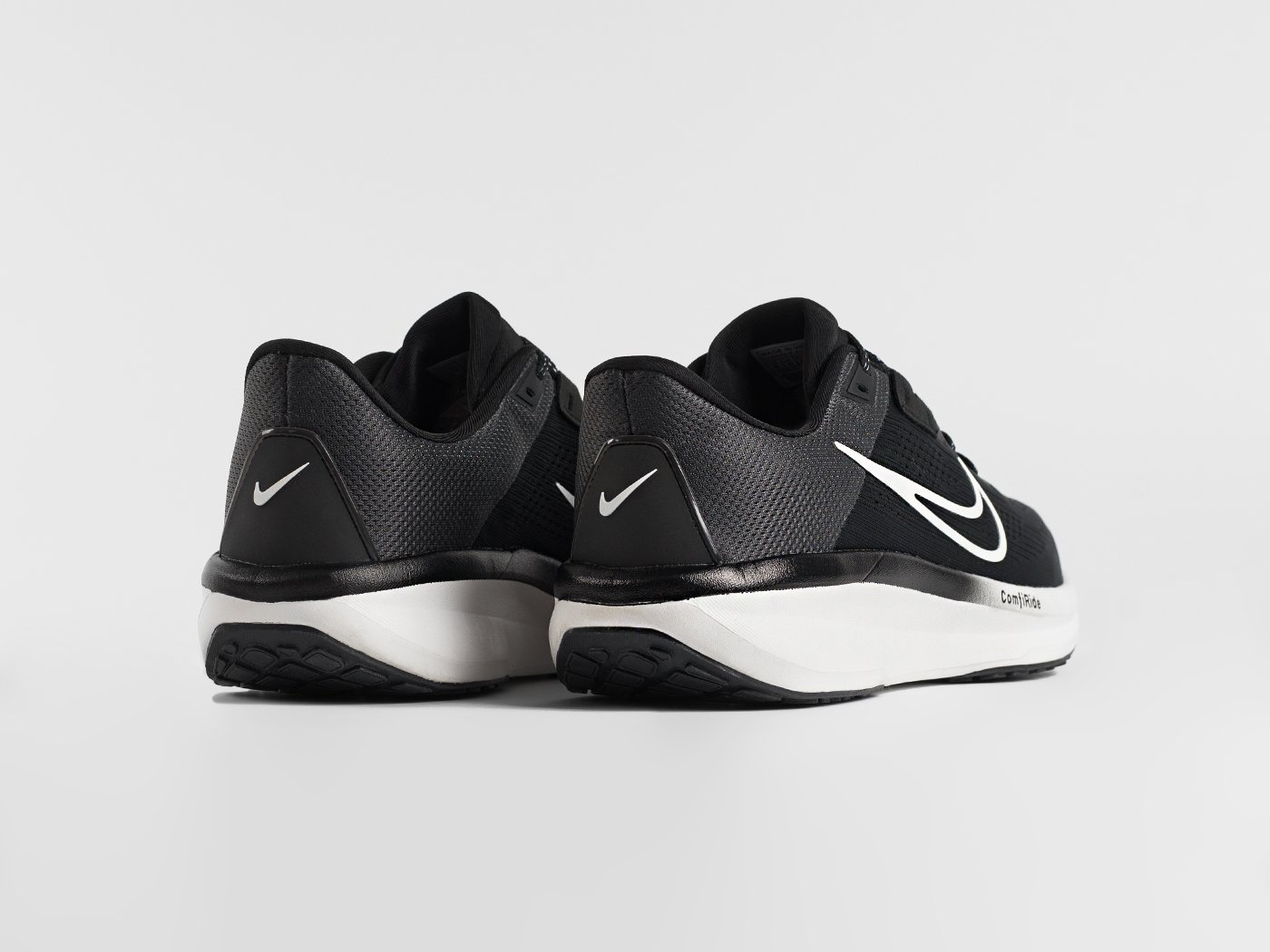 Кроссовки Nike