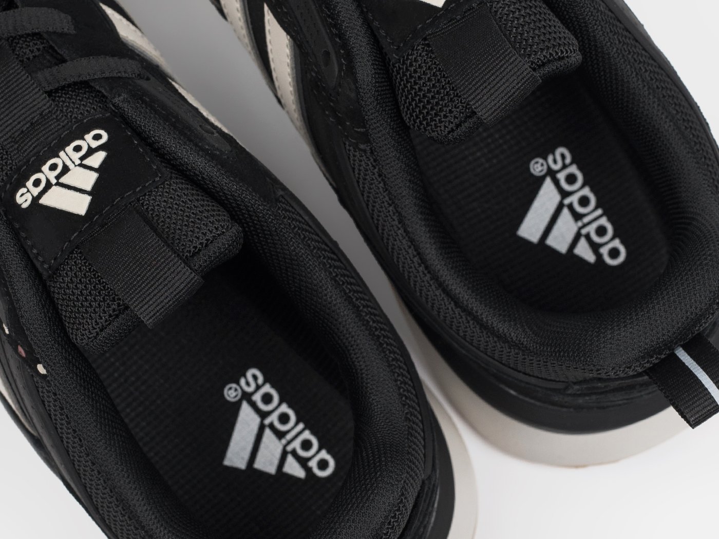 Кроссовки Adidas