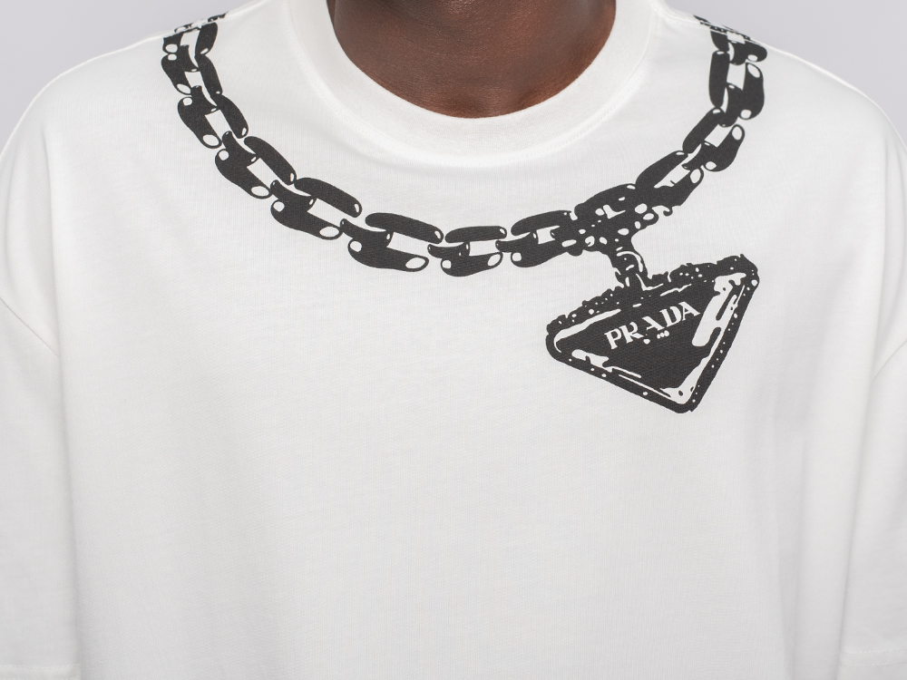 Футболка Prada