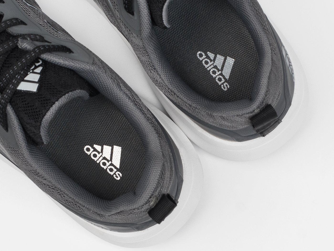 Кроссовки Adidas