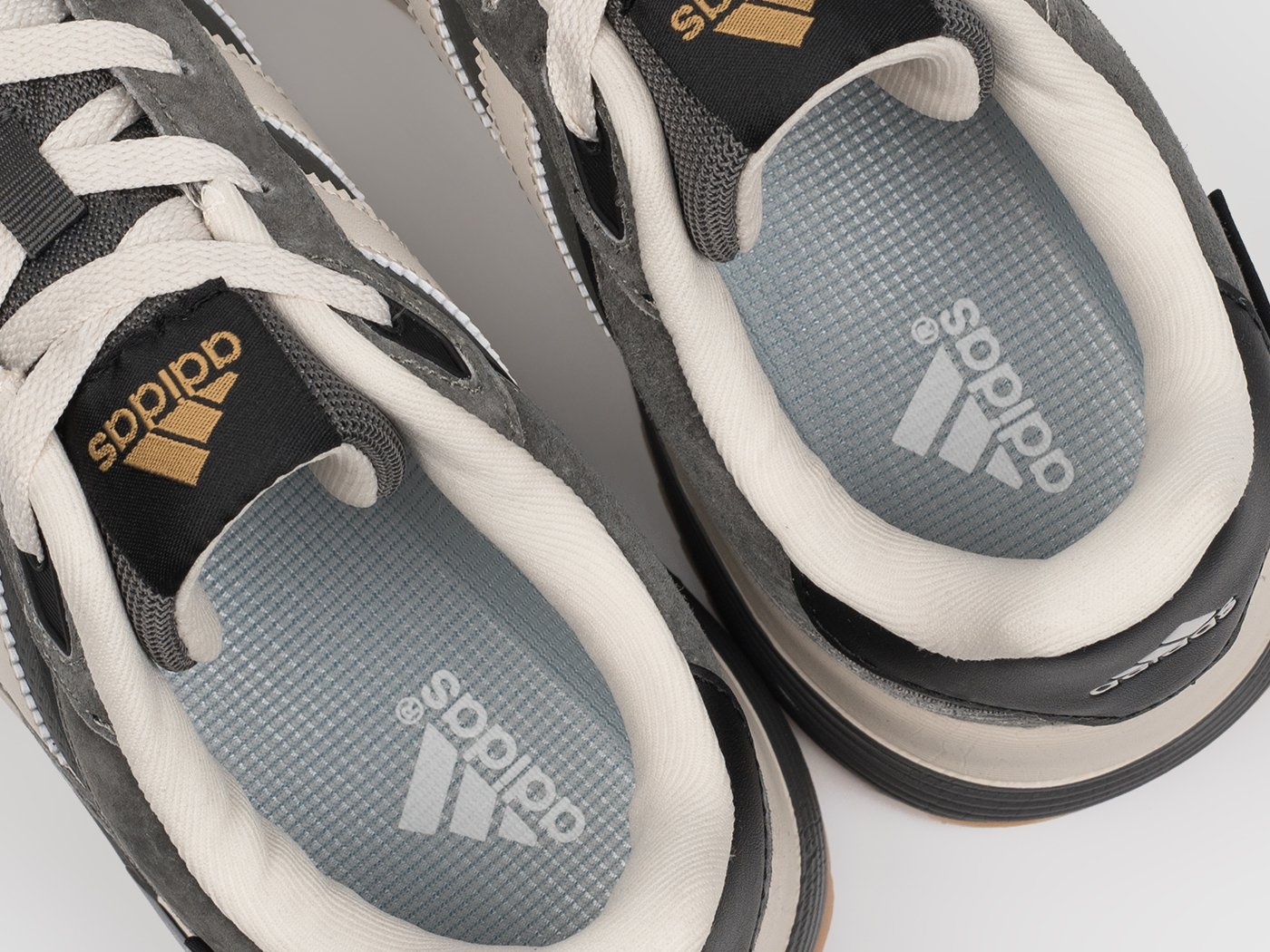 Кроссовки Adidas