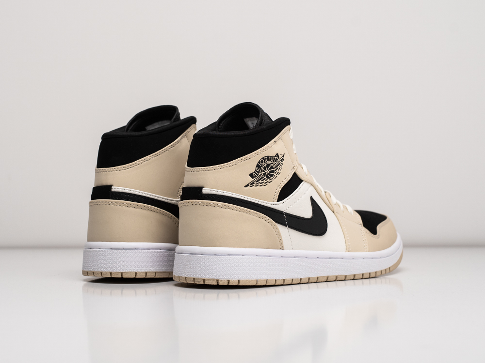 Кроссовки Nike Air Jordan 1 Mid