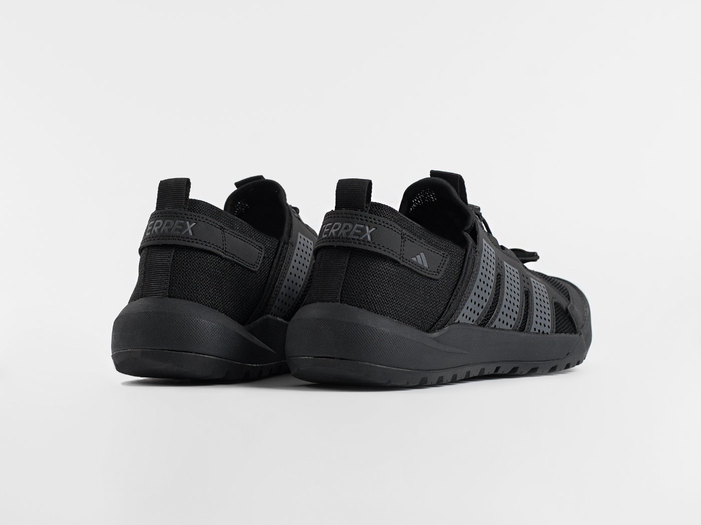 Кроссовки Adidas Daroga 25