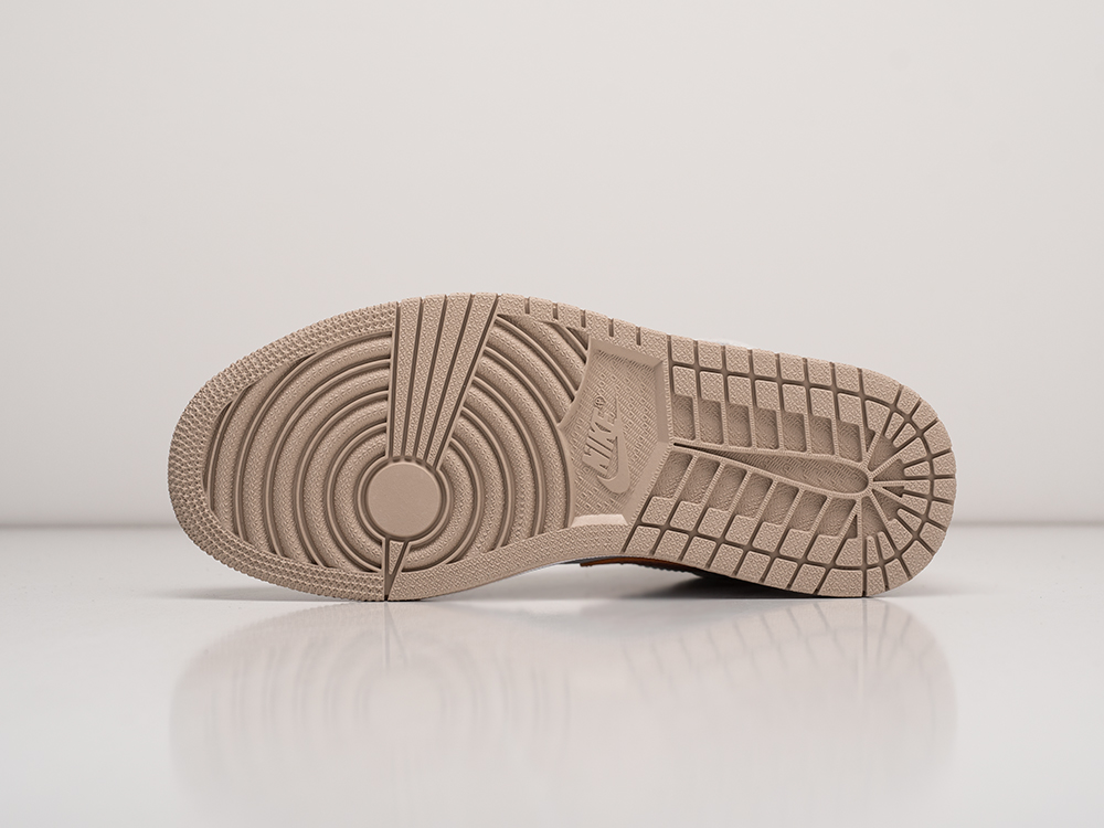 Кроссовки Nike Air Jordan 1 Mid