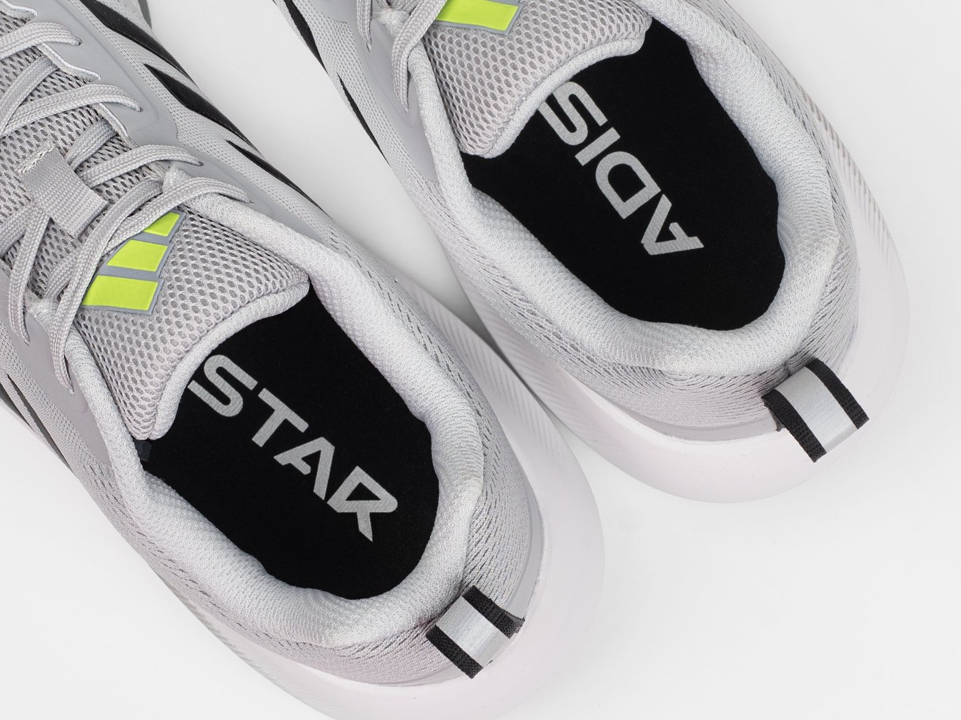 Кроссовки Adidas