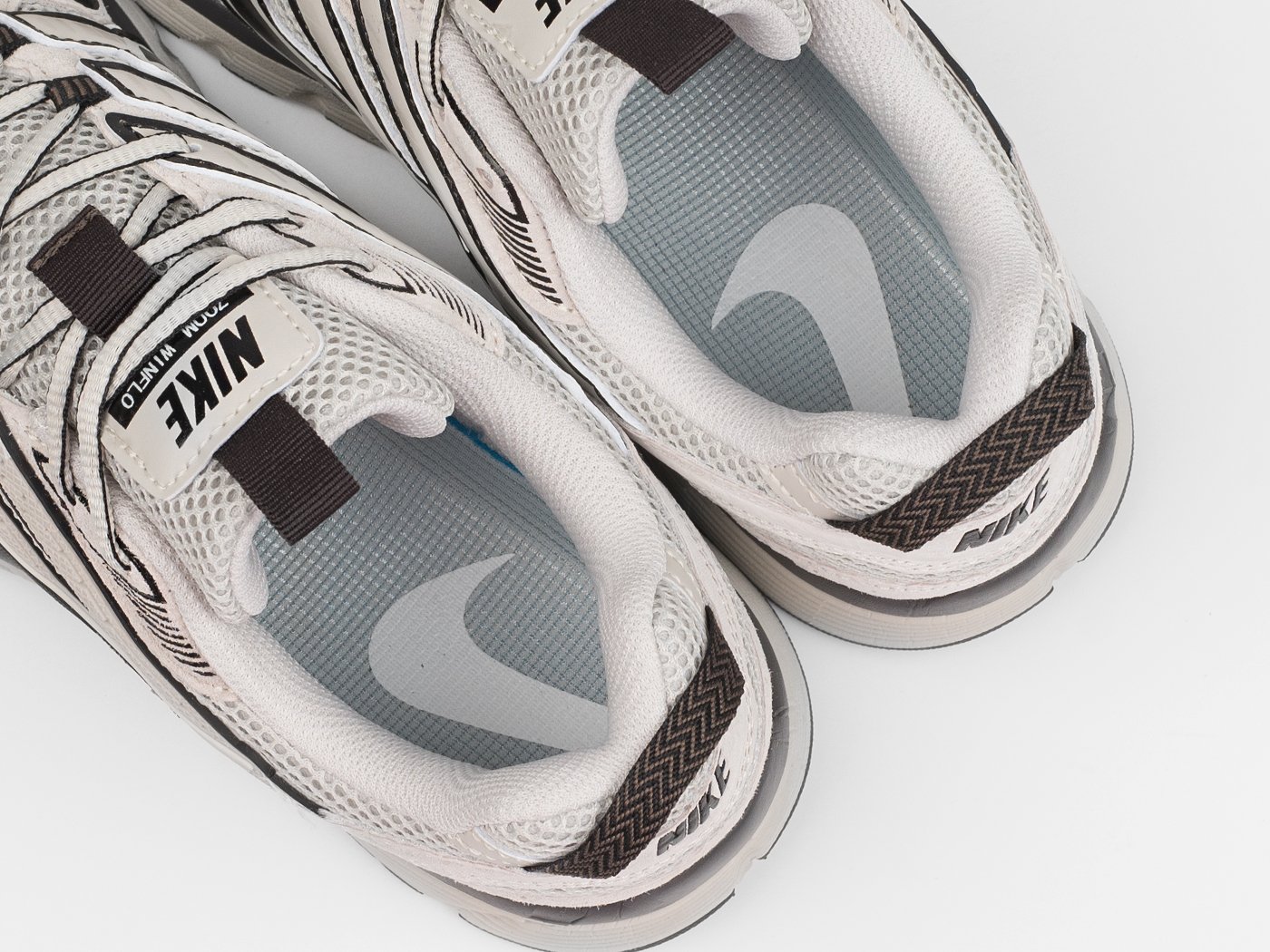 Кроссовки Nike V2K Run