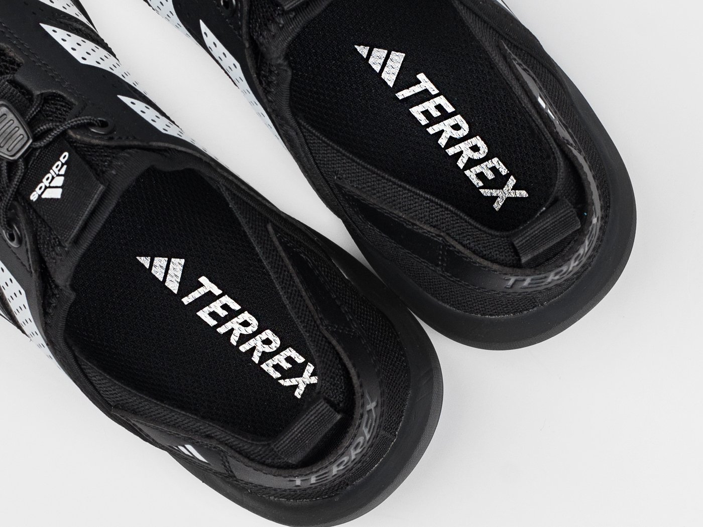 Кроссовки Adidas Daroga 25