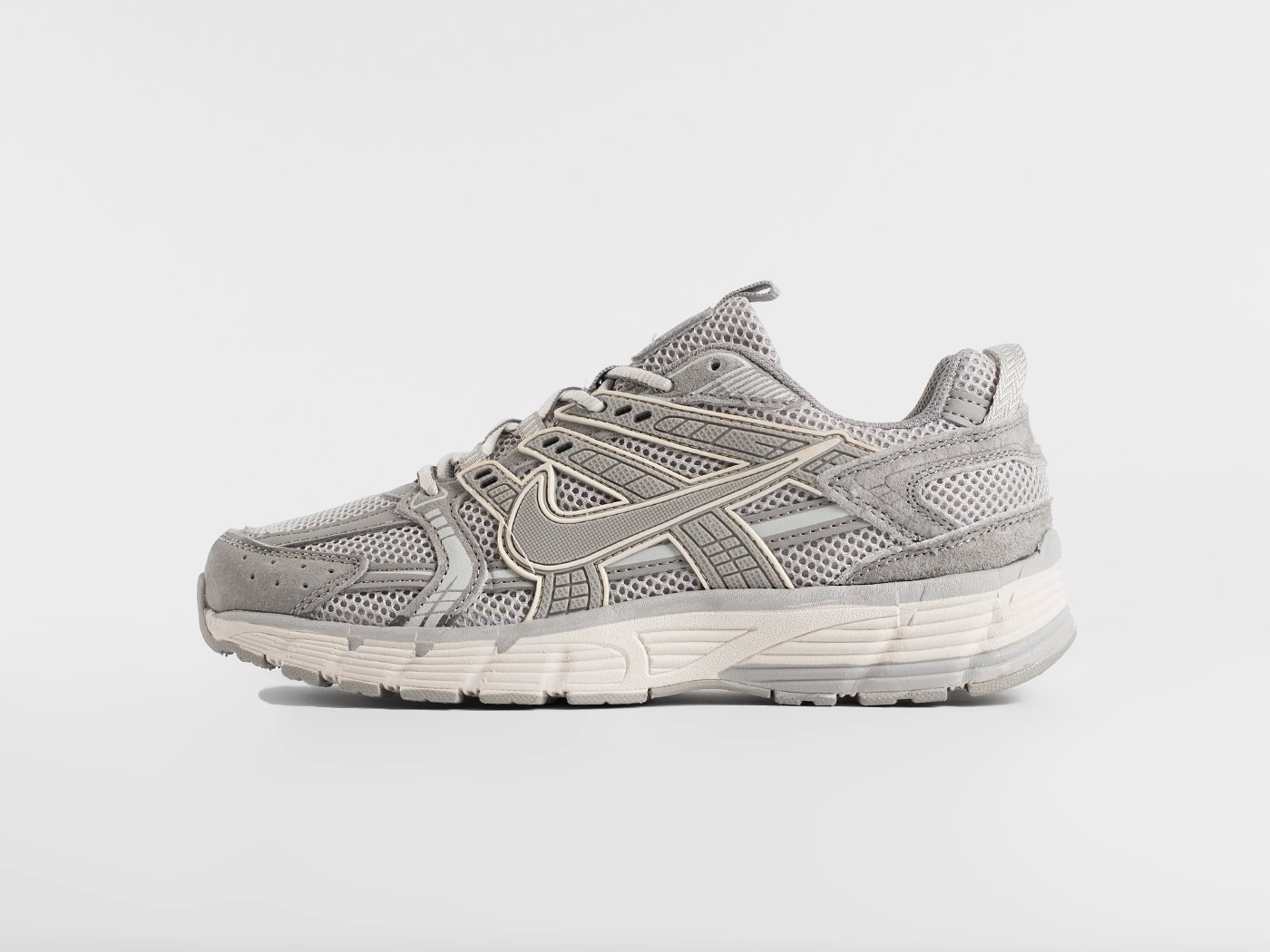 Кроссовки Nike V2K Run