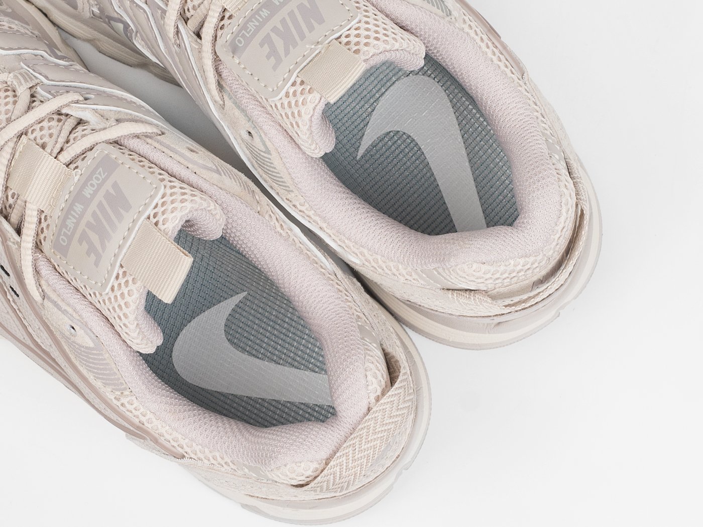 Кроссовки Nike V2K Run