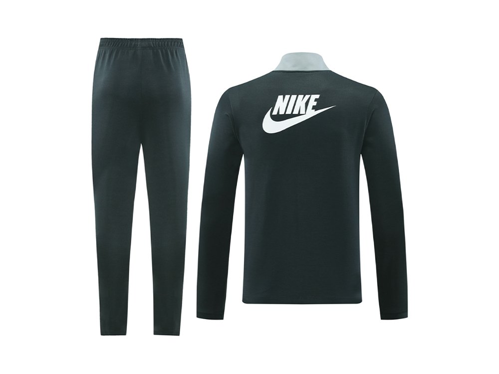 Спортивный костюм Nike