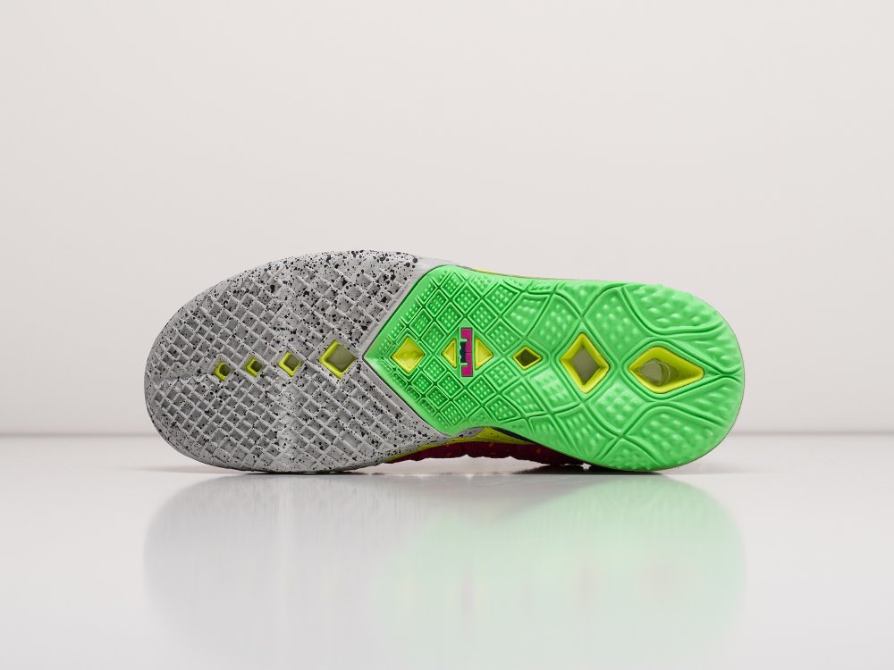 Кроссовки Nike Lebron XVIII