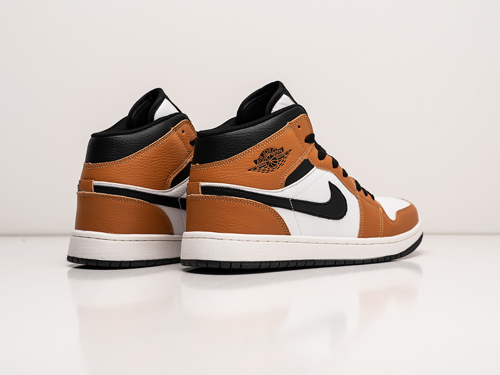 Кроссовки Nike Air Jordan 1 Mid