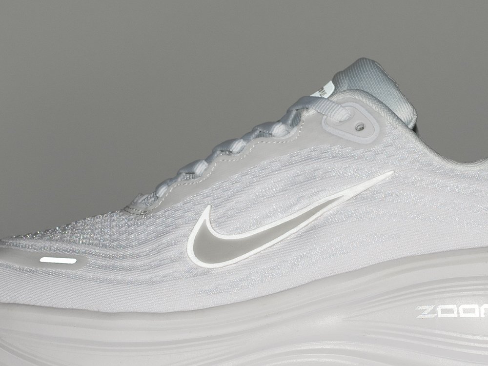 Кроссовки Nike Vomero 18