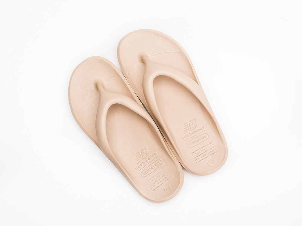 Сланцы New Balance
