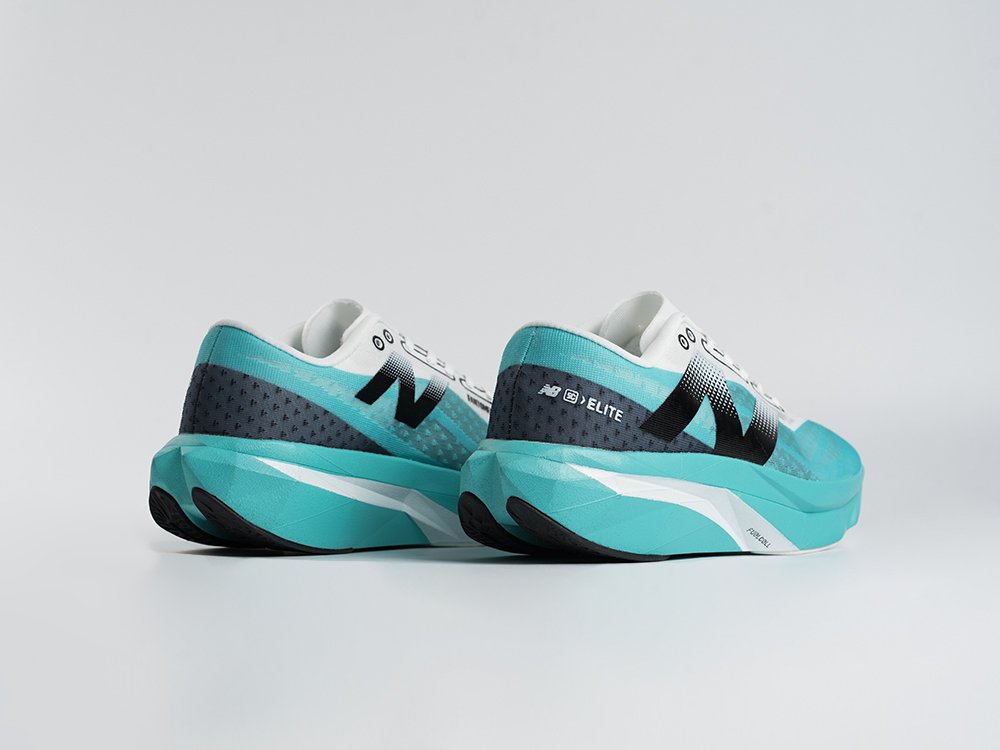 Кроссовки New Balance FuelCell Rebel V4