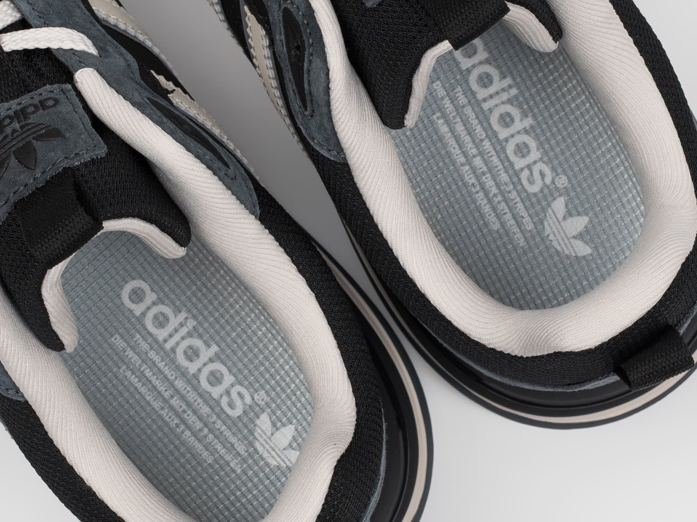 Кроссовки Adidas