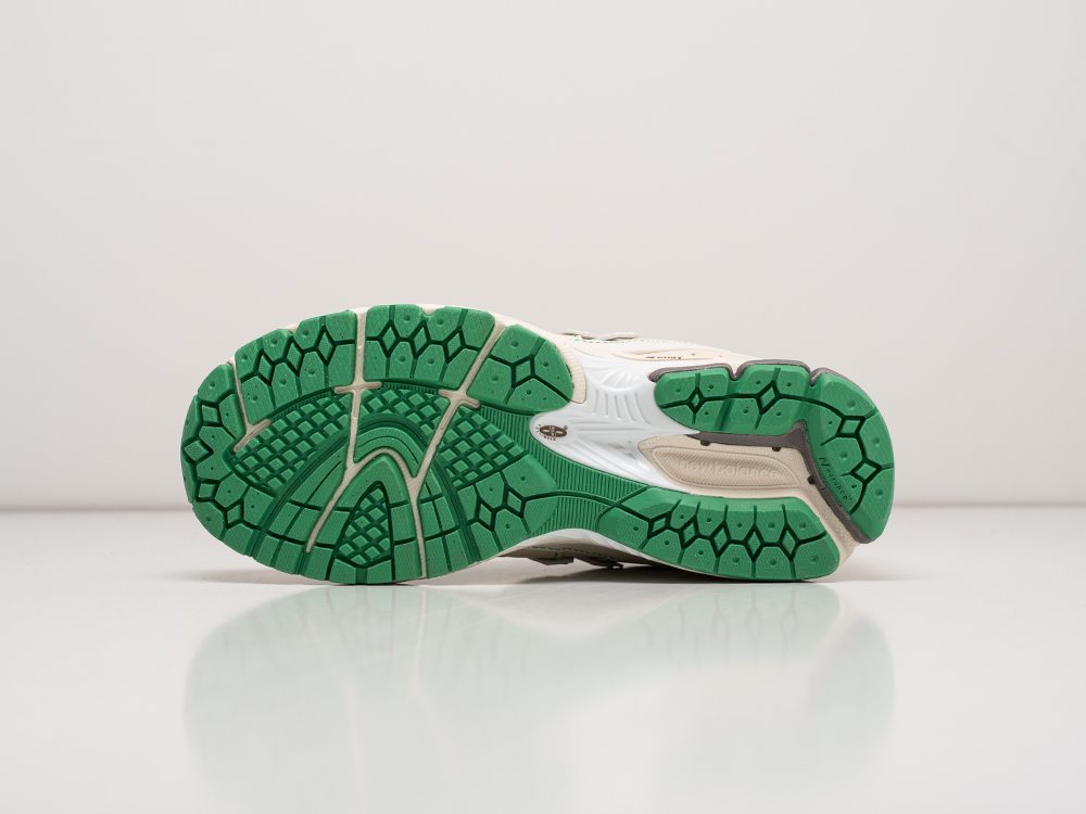 Кроссовки GANNI x New Balance 2002R