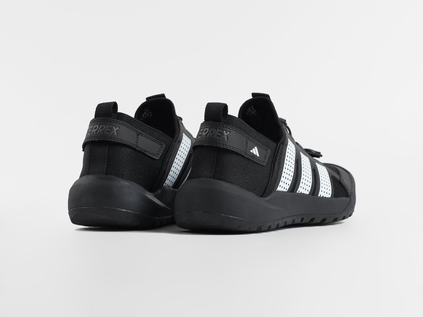 Кроссовки Adidas Daroga 25