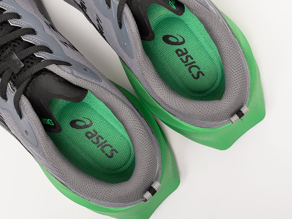 Кроссовки Asics Novablast 3