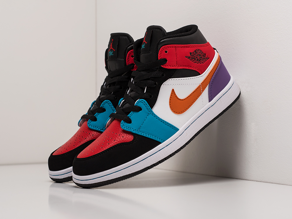 Кроссовки Nike Air Jordan 1 Mid