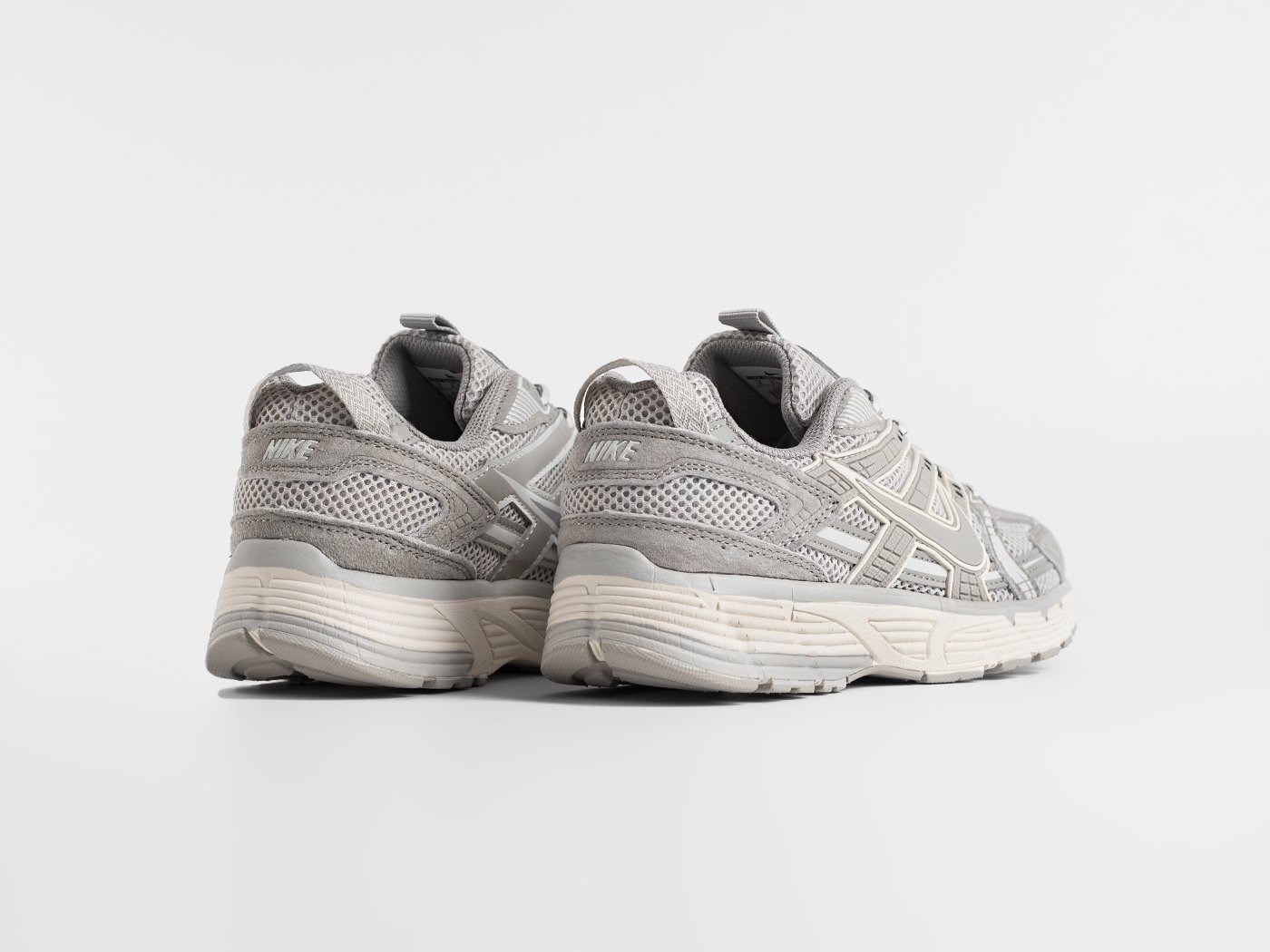 Кроссовки Nike V2K Run