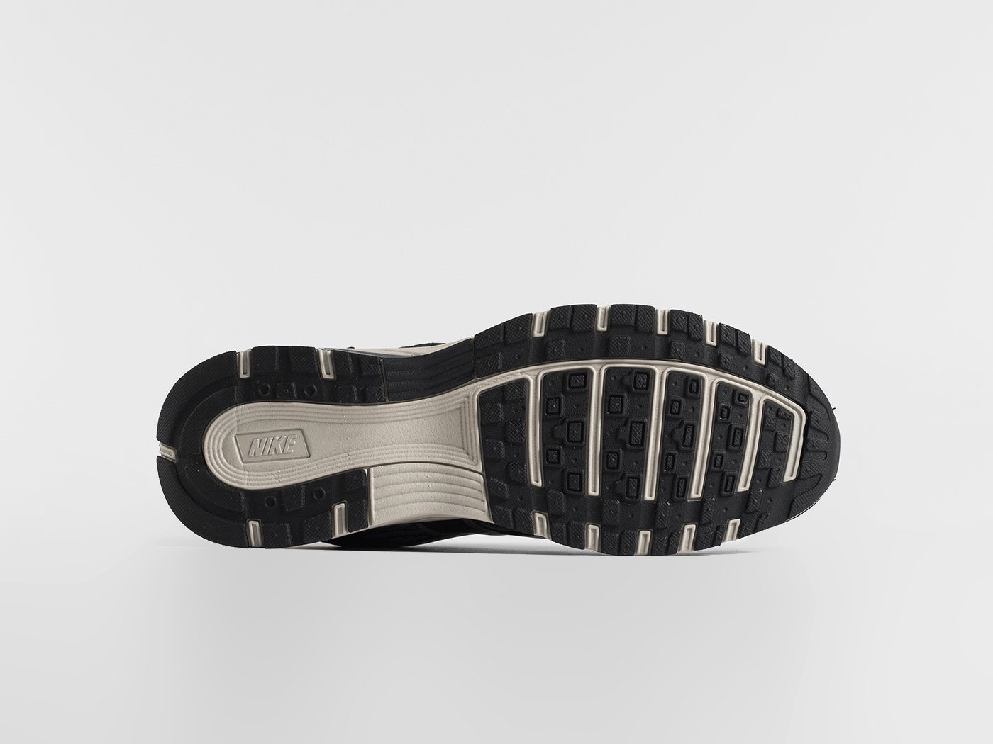 Кроссовки Nike P-6000