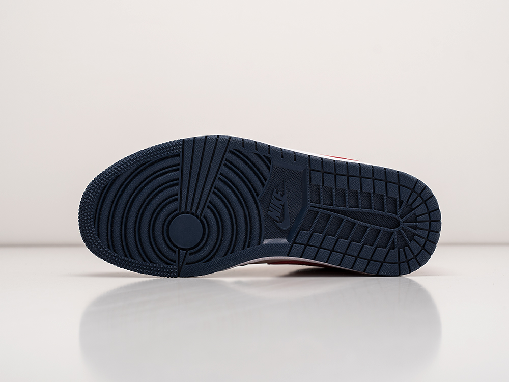 Кроссовки Nike Air Jordan 1 Mid