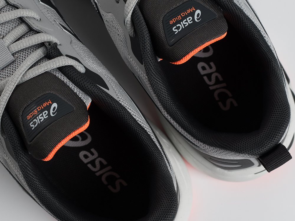 Кроссовки Asics