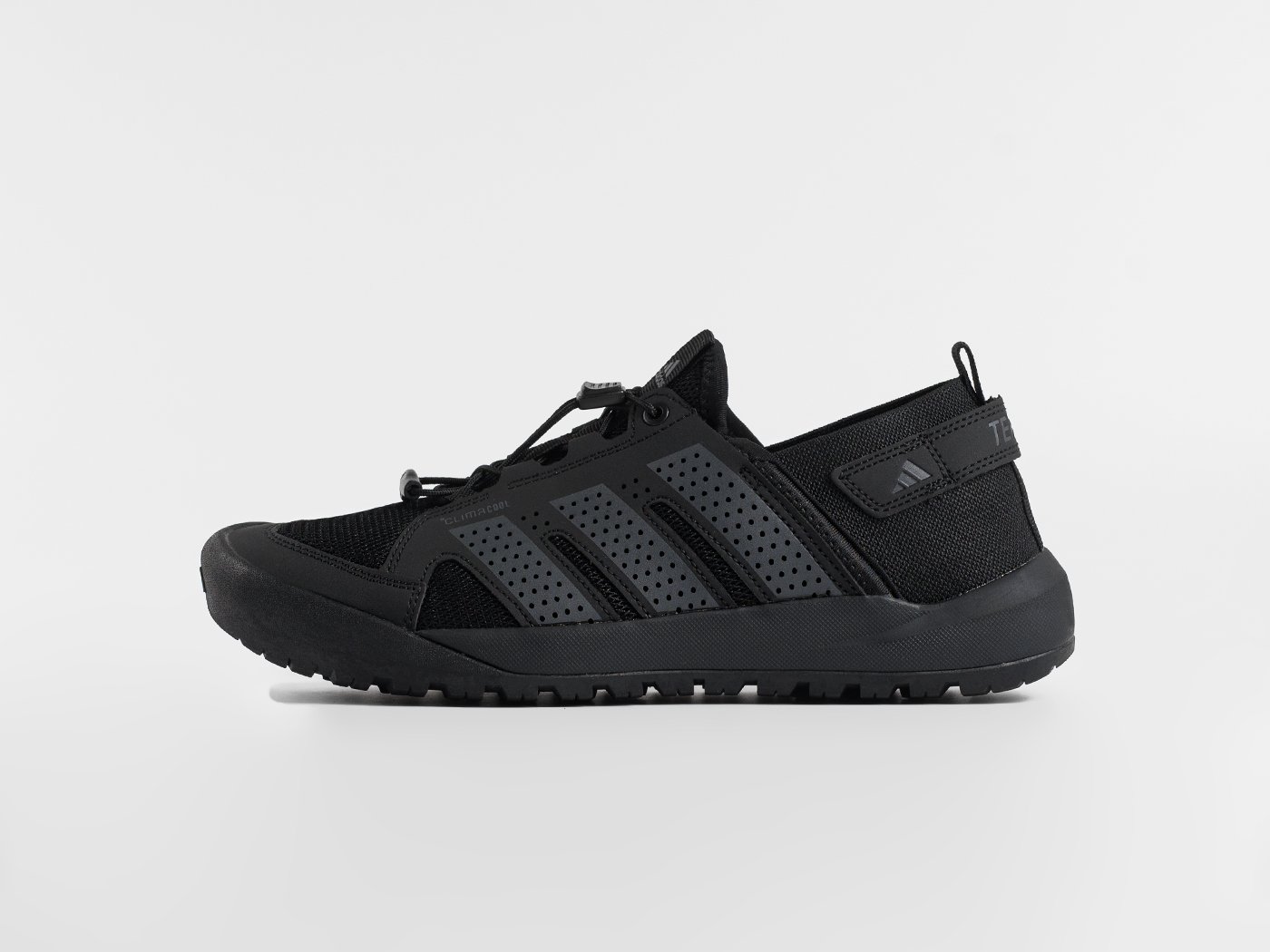 Кроссовки Adidas Daroga 25